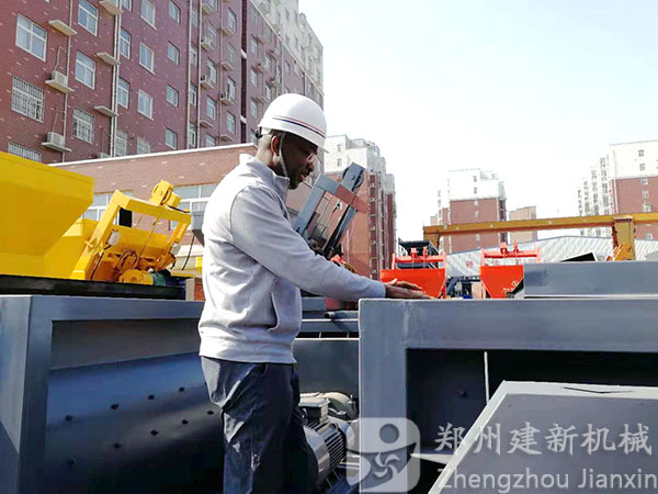 美国客户参观拼搏官网入口_拼搏中国混凝土搅拌机